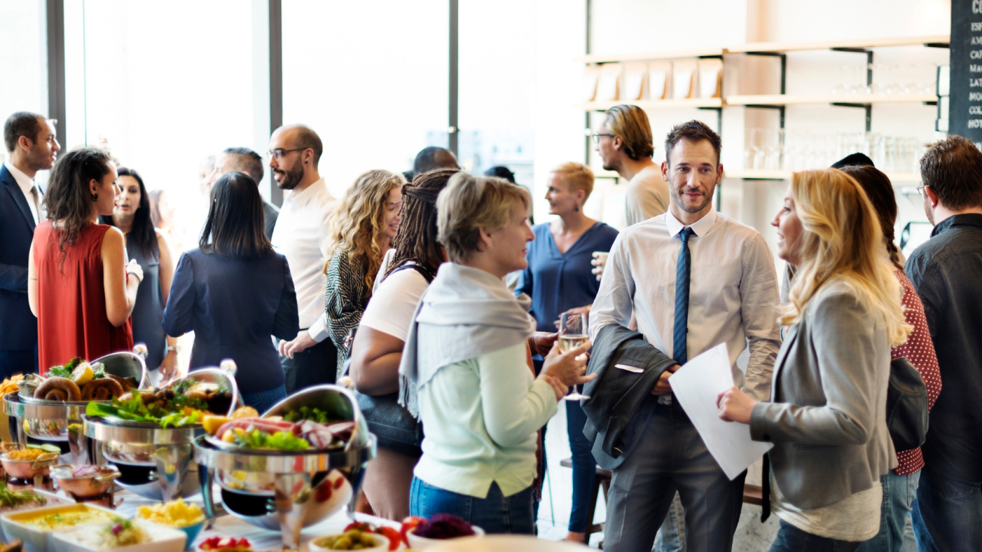Comment choisir le mobilier idéal pour un événement professionnel ?